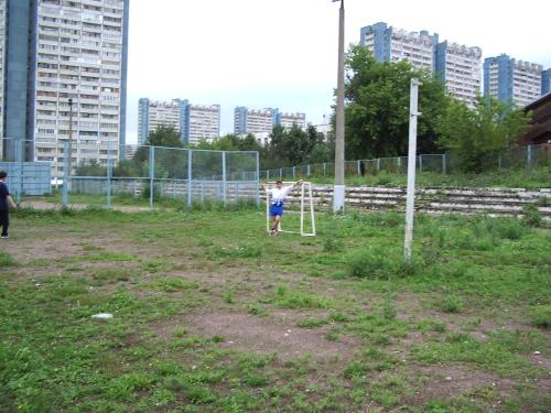 —покойно, ворота уже на месте и вратарь тоже